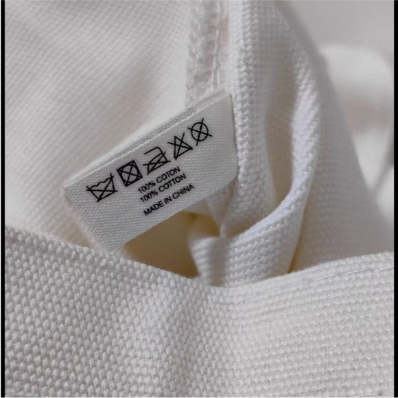 CHANEL perfume gift Cream tote - Picture 6 of 7